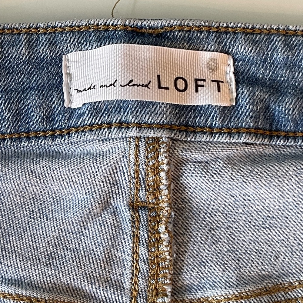 Loft Curvy High Waist Raw Hem Stitch Distressed Light Wash Denim Crop Jeans 16 - Picture 11 of 14